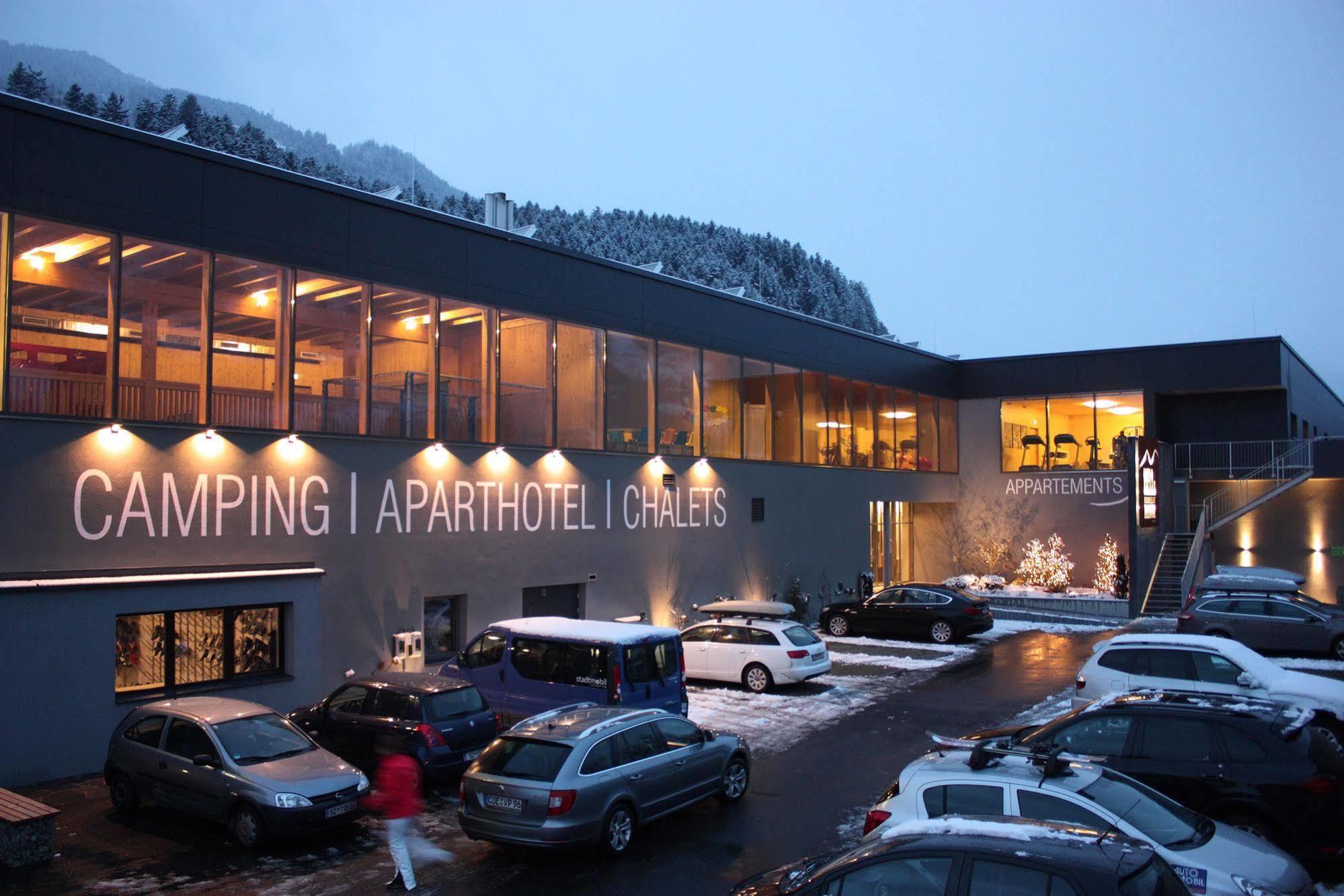 Natuerlich Hell. Aparthotel & Camping Fügen Екстериор снимка