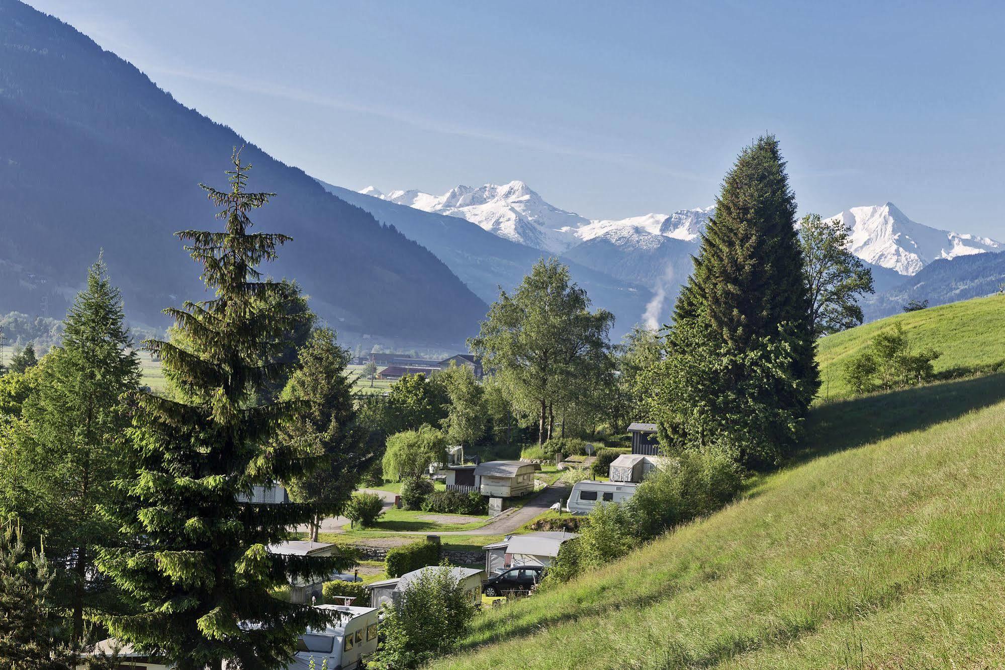 Natuerlich Hell. Aparthotel & Camping Fügen Екстериор снимка