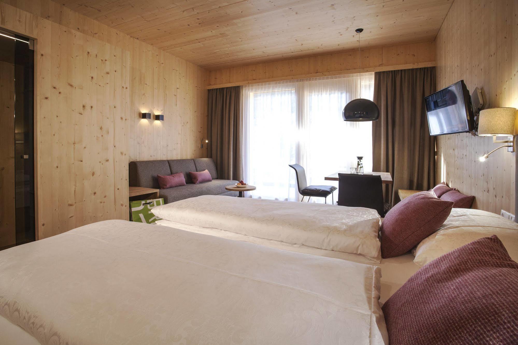 Natuerlich Hell. Aparthotel & Camping Fügen Екстериор снимка
