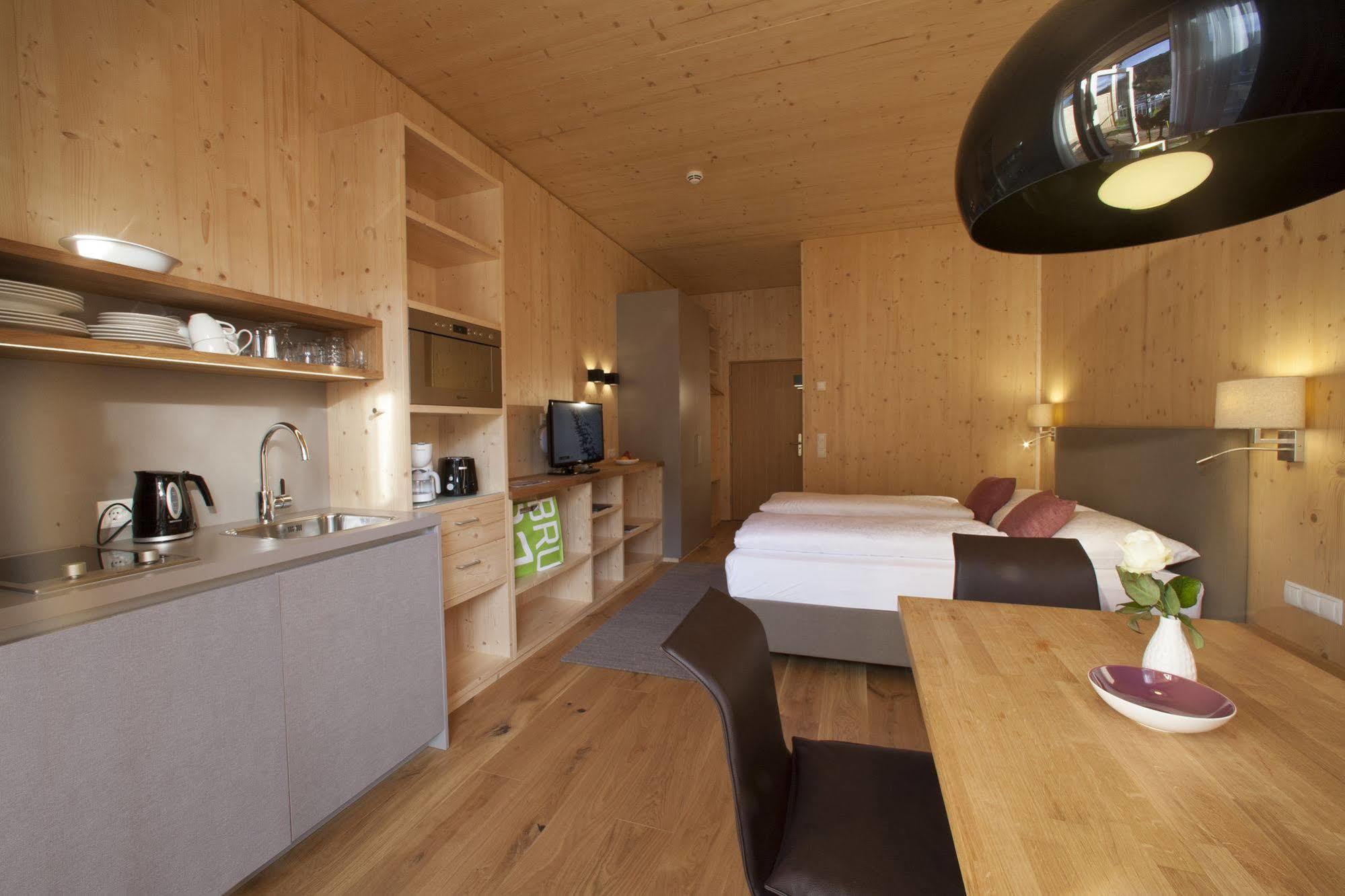 Natuerlich Hell. Aparthotel & Camping Fügen Екстериор снимка